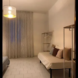 Apartament At The Station Howme, Bari